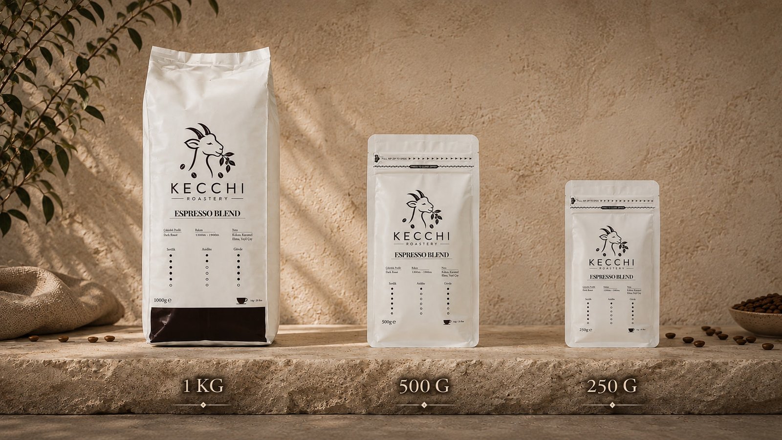 Kecchi espresso harmanı, 1 kilogram, 500 gram ve 250 gramlık paketler yan yana